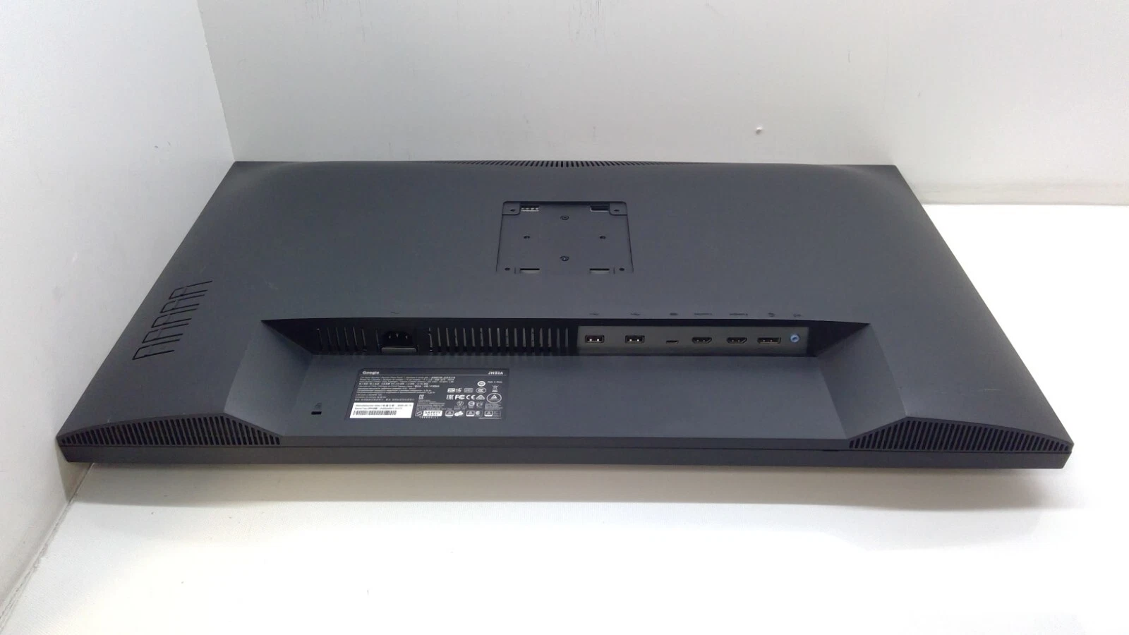 32″ Inches Google JN32A Borderless IPS 4K USB-C HDMI 5ms HDR Speakers - Image 2